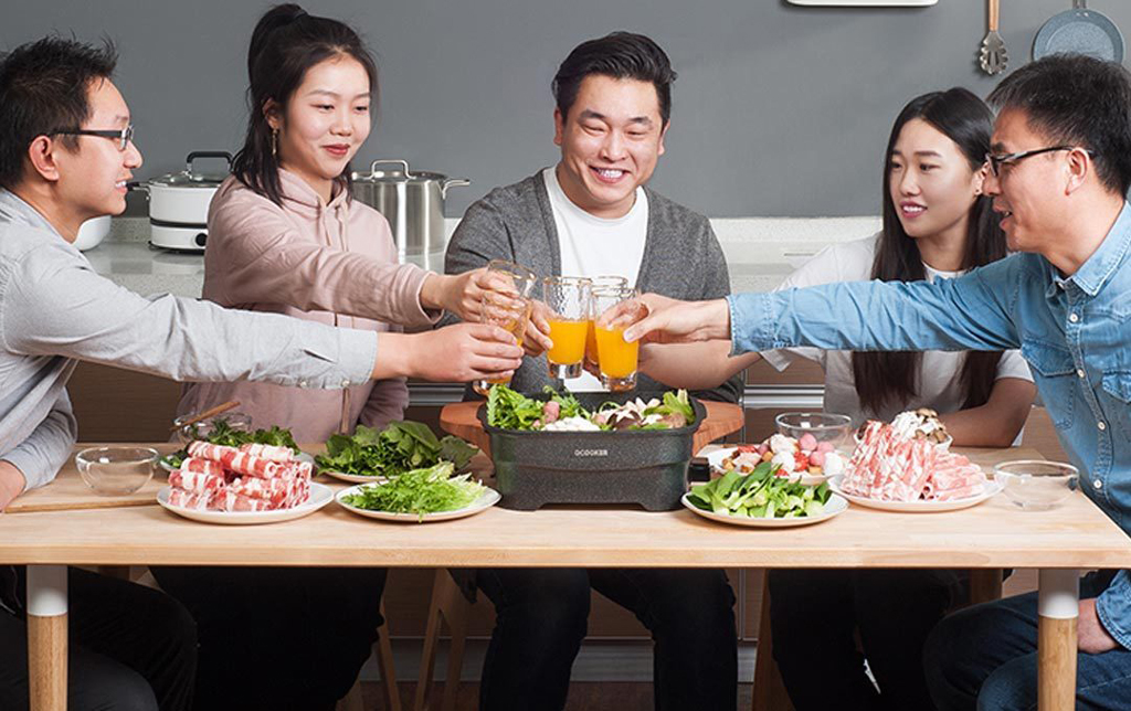 Электросковорода Xiaomi Cooker Кitchen Hot Pot Multifunctional – электросковорода с цельным корпусом из нержавеющей стали объемом 4 литра. 