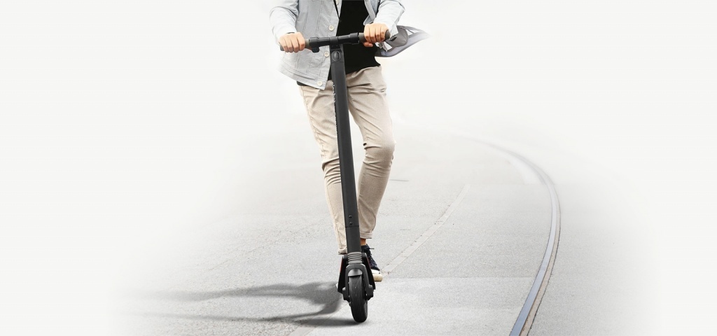 Ninebot by Segway KickScooter Es14.jpg