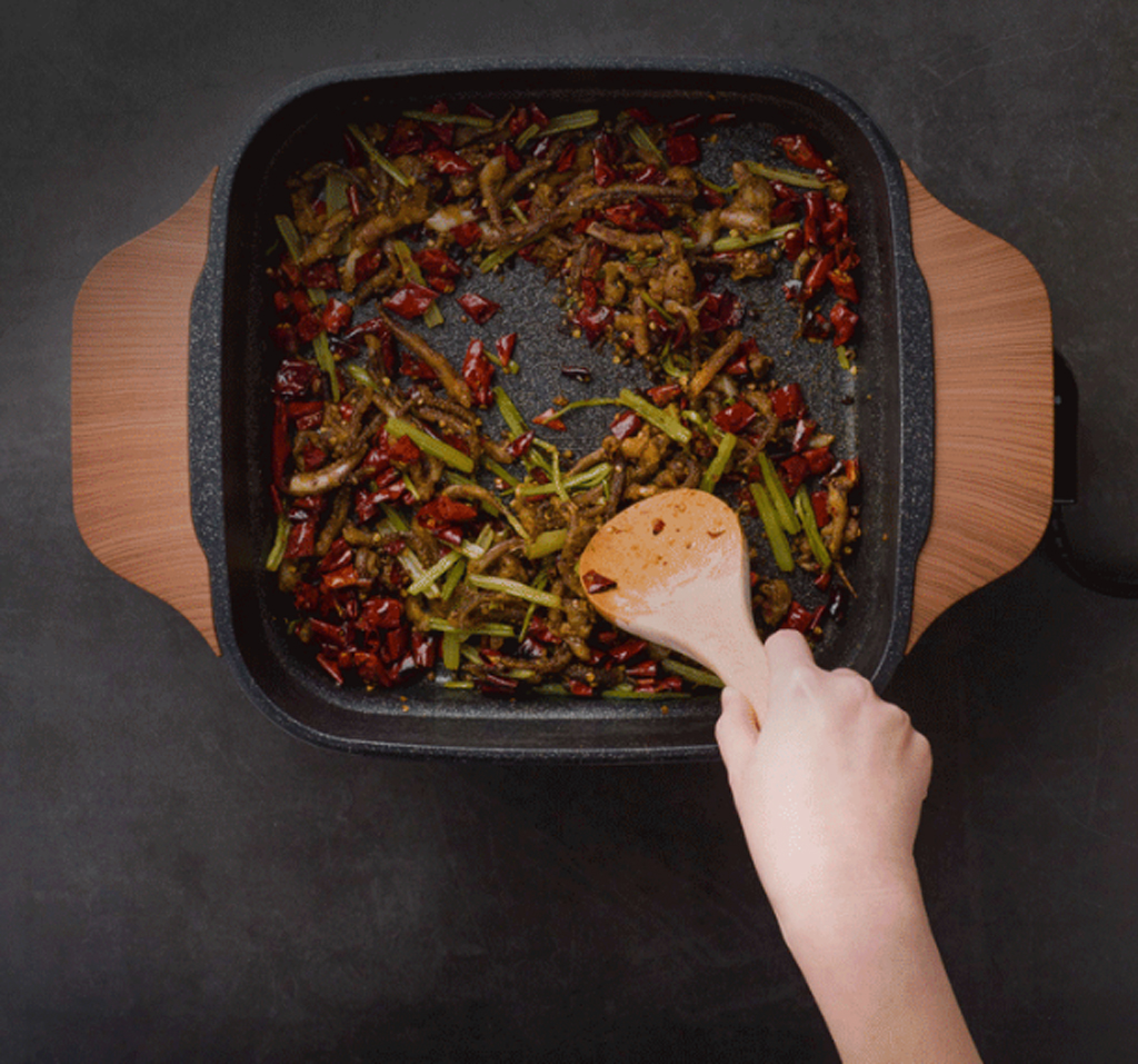 Электросковорода Xiaomi Cooker Кitchen Hot Pot Multifunctional – электросковорода с цельным корпусом из нержавеющей стали объемом 4 литра. 