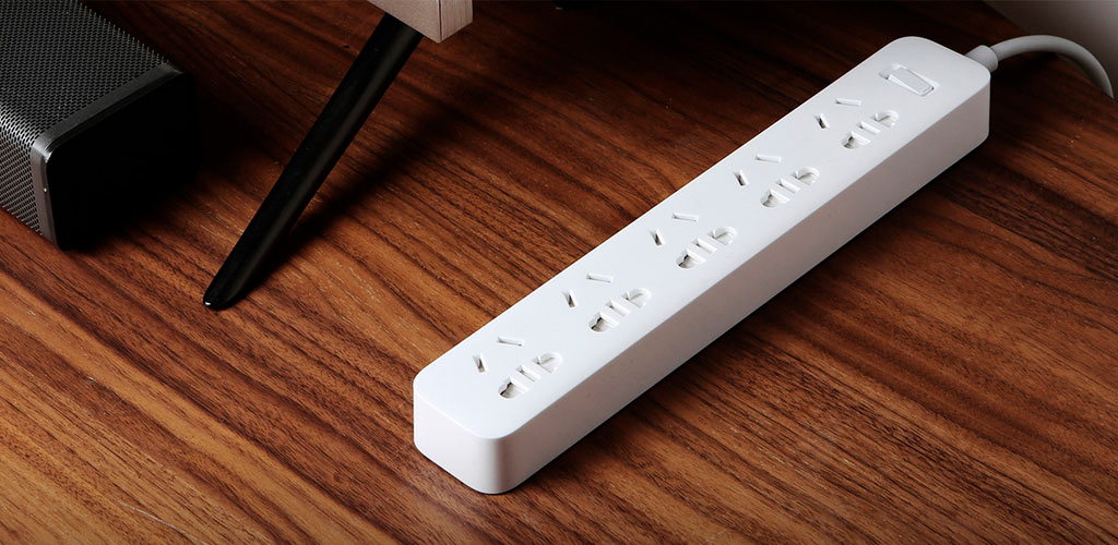 Xiaomi Mi Power Strip 5 Sockets White –эргономичный удлинитель длинной 2 метра, оснащенный 5 розетками