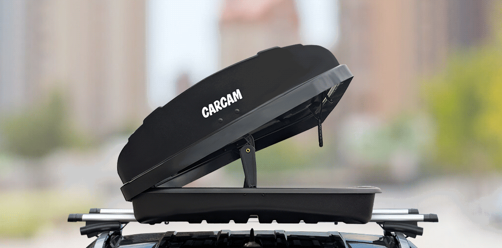 Кофр оснащен двусторонней системой открывания