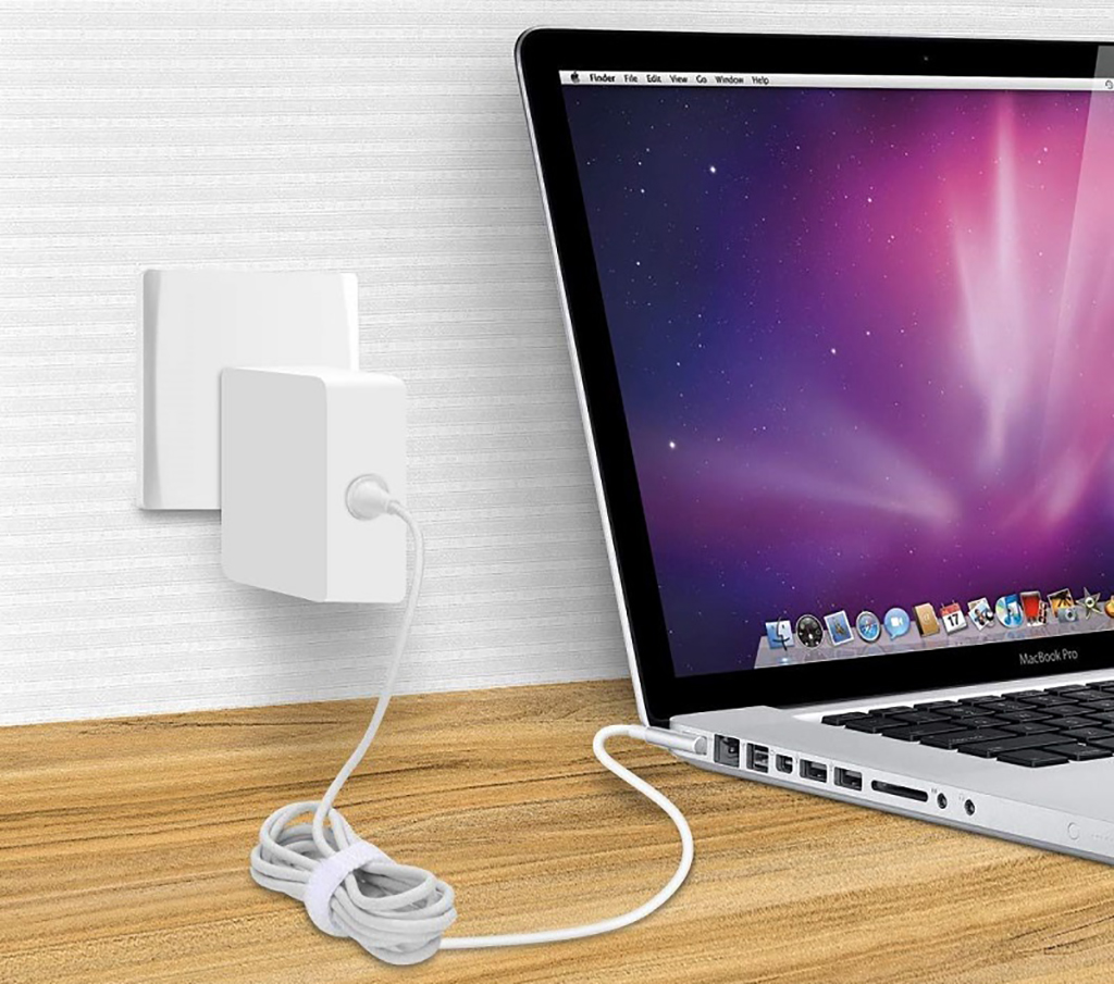 Magsafe 15 pro. Адаптер MACBOOK Air 45w. Apple MACBOOK Pro 17. MAGSAFE MACBOOK. MACBOOK Pro Charger.