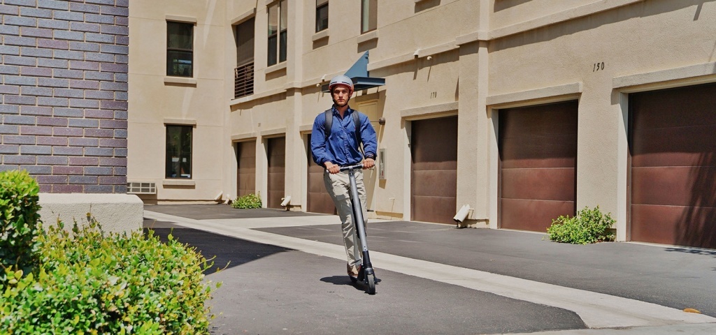 Ninebot by Segway KickScooter Es2 – электродвигатель 300 Вт