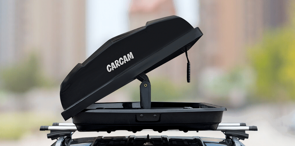 Кофр оснащен двусторонней системой открывания