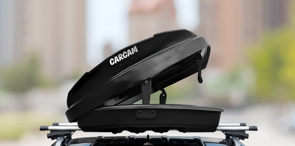 Кофр оснащен двусторонней системой открывания